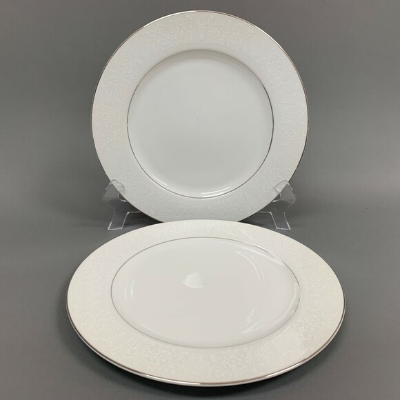 Crown Victoria Fine China Lovelace White Dinner Plates Made in Japan Lot of 2 - Picture 1 of 12